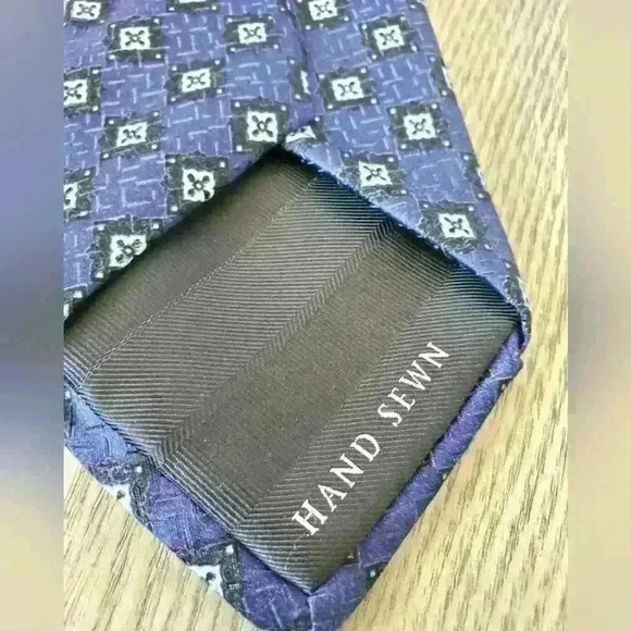 Robert Talbott classic blue tie.  100% hand sewn silk. - Picture 2 of 6